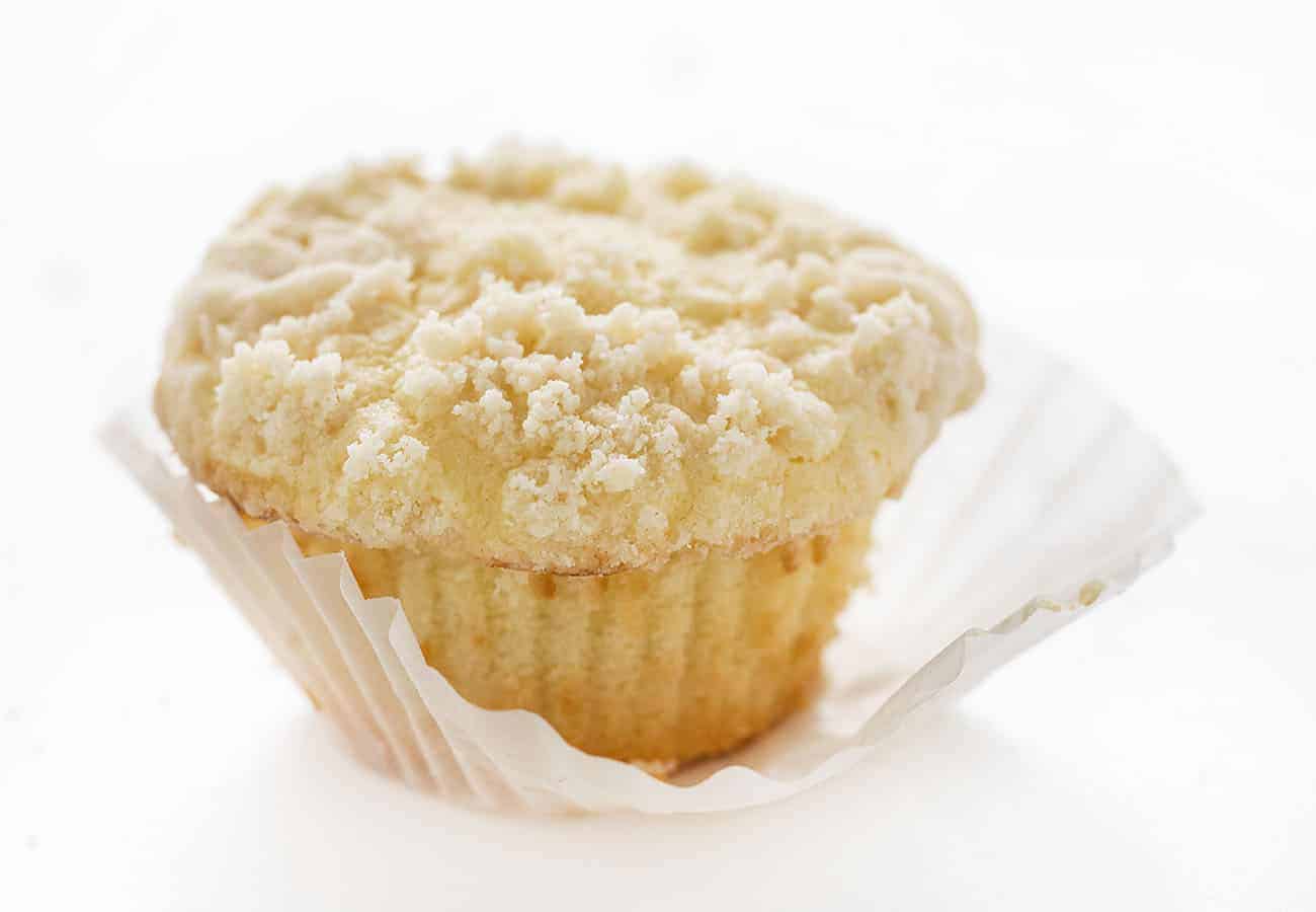 Cream Cheese Muffins are nothing short of perfection. With a cream cheese swirl and a crumb topping, I can almost guarantee that you will be hooked after one bite! Cream Cheese Muffin, Breakfast Muffin, How to Make Muffins, How to Make Cream Cheese Muffins, Easy Muffin Recipe, Recipes, Breakfast Recipes, the best muffins, i am baker One Cream Cheese Muffin